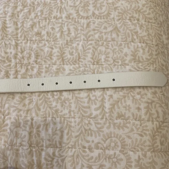 Lovestrength Carter Belt in White - avconcontrols.com display picture 1